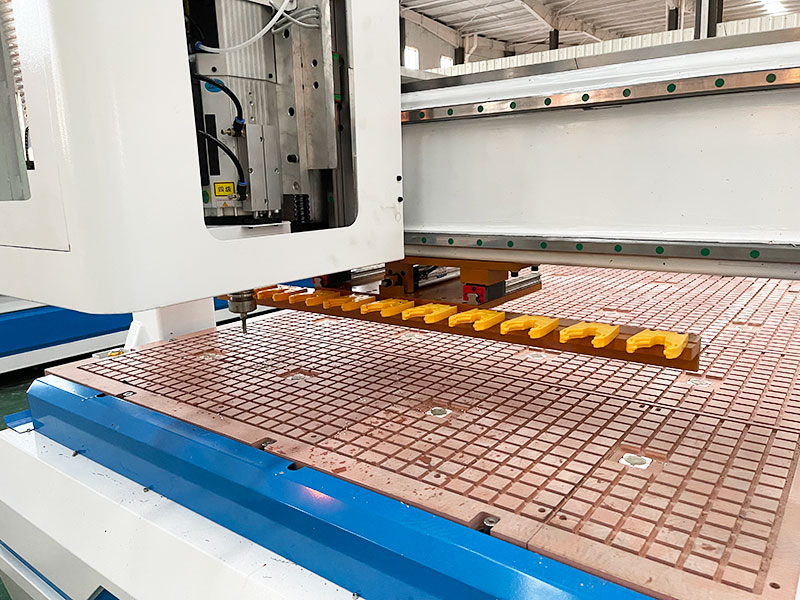 自動換刀 3D數(shù)控木工雕刻機（帶四軸旋轉(zhuǎn)工作臺）