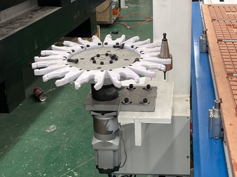 自動旋轉式換刀裝置數控銑床加工中心