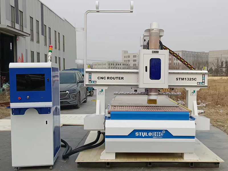 4x8自動換刀數控銑床帶旋轉自動換刀裝置 4x8自動換刀數控銑床帶旋轉自動換刀裝置