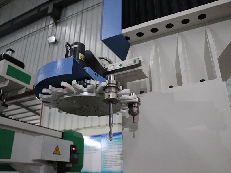 自動換刀 自動換刀