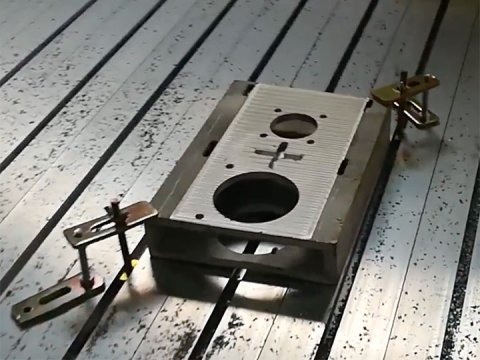 數控定制鋁加工件銑床