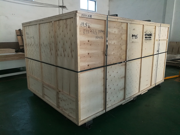 1325數(shù)控雕刻機帶4軸旋轉(zhuǎn)工作臺套裝 1325數(shù)控雕刻機帶4軸旋轉(zhuǎn)工作臺套裝