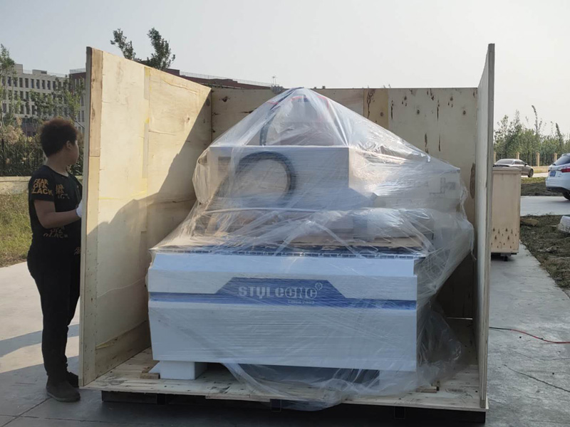 多主軸數控木工機床(4頭)套裝 多主軸數控木工機床(4頭)套裝