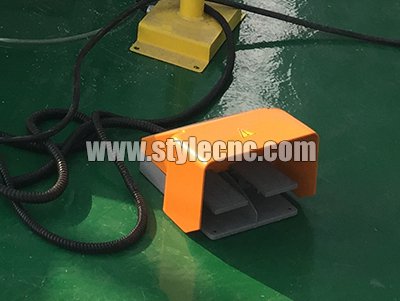 定制家具數控雕刻機的腳踏控制 定制家具數控雕刻機的腳踏控制