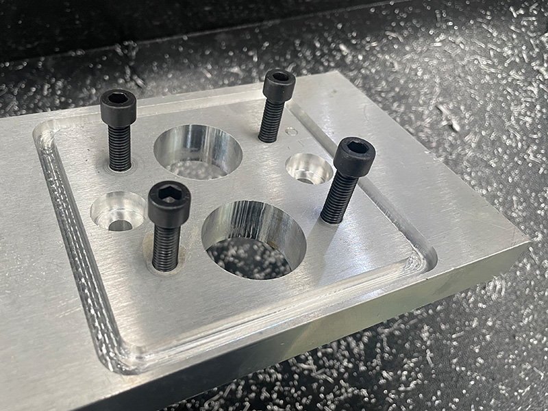 重型 4x8數(shù)控鋁材銑床(帶攻絲頭) 重型 4x8數(shù)控鋁材銑床(帶攻絲頭)