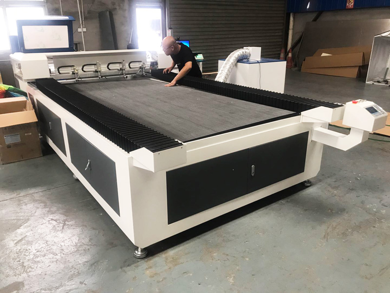 美國4頭激光切割機