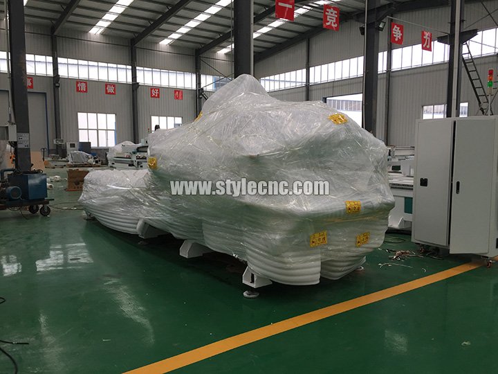 帶ATC系統(tǒng)的數(shù)控雕刻機(jī)