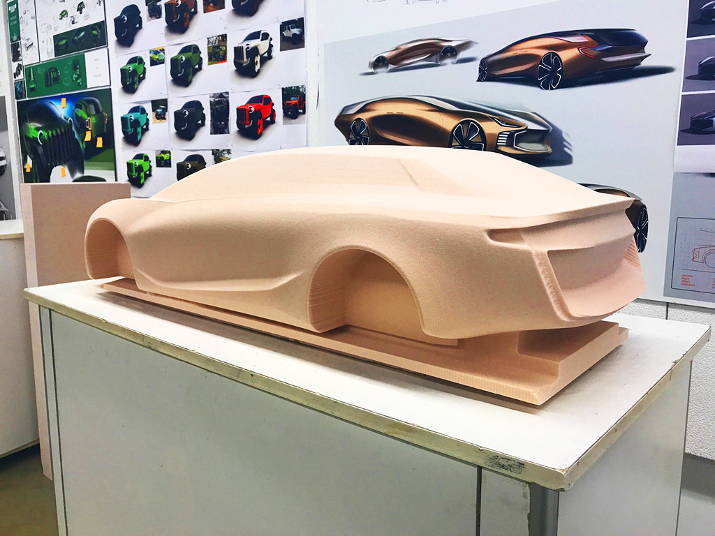 五軸數(shù)控銑床用于車身框架制造項(xiàng)目