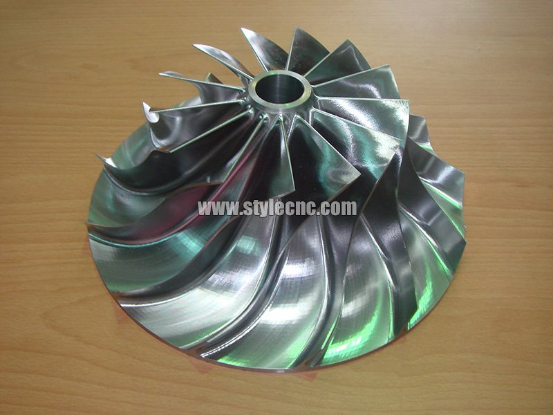 小型五軸數控機床制造鋁模