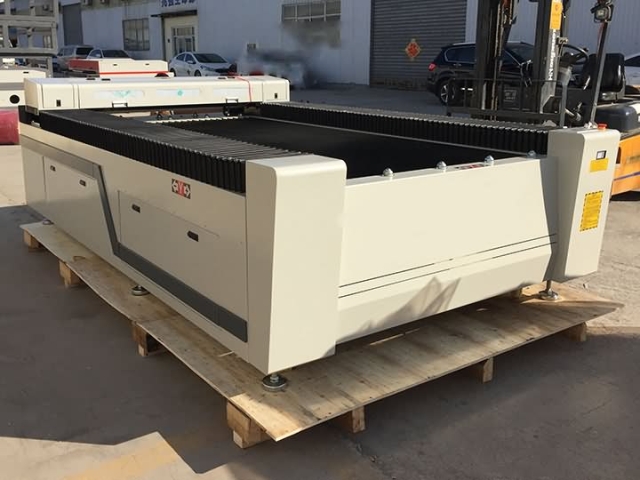 150W數控激光切割機 STJ1325 在墨西哥