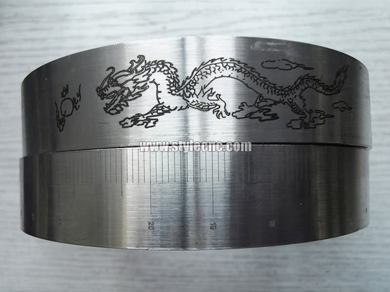 金屬零件光纖激光雕刻機(jī)