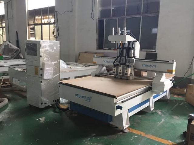 摩洛哥三頭數(shù)控銑床