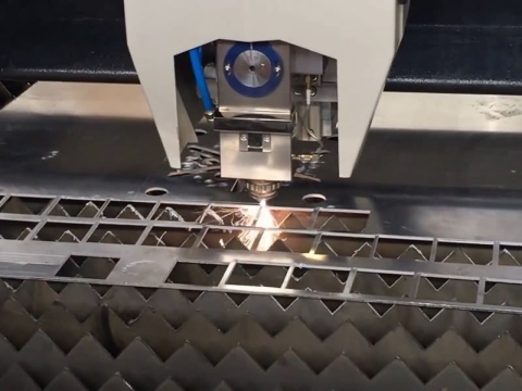 1000W IPG 光纖激光金屬切割機,適用于 3 毫米鋁板 1000W IPG 光纖激光金屬切割機,適用于 3 毫米鋁板