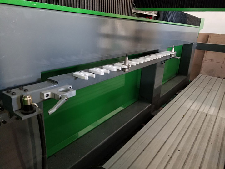 四軸EPS數控銑床直線ATC刀庫 四軸EPS數控銑床直線ATC刀庫