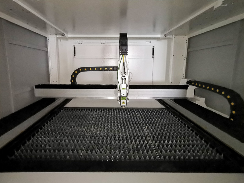 適合初學者的入門級小型金屬激光切割機 適合初學者的入門級小型金屬激光切割機