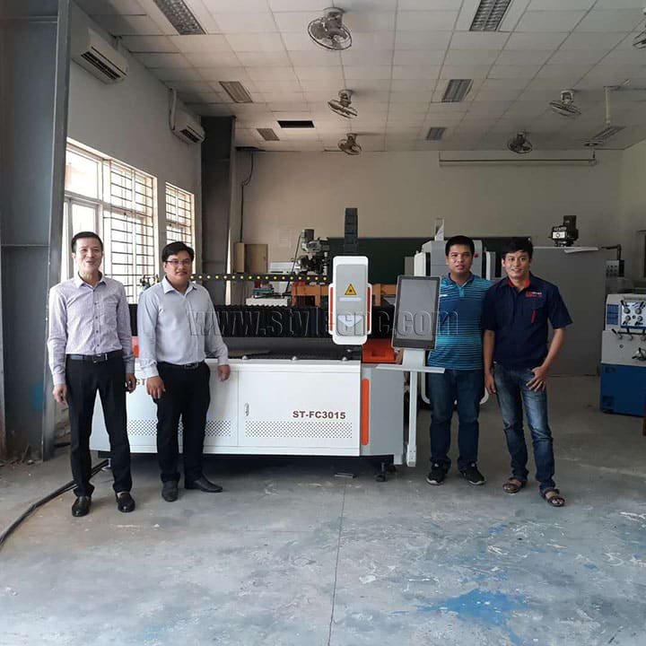 光纖激光金屬切割機(jī)用于越南學(xué)校教育 光纖激光金屬切割機(jī)用于越南學(xué)校教育