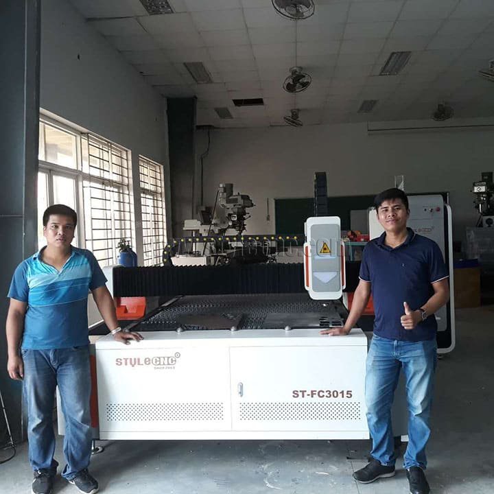 光纖激光切割機(jī)用于越南學(xué)校教育 光纖激光切割機(jī)用于越南學(xué)校教育