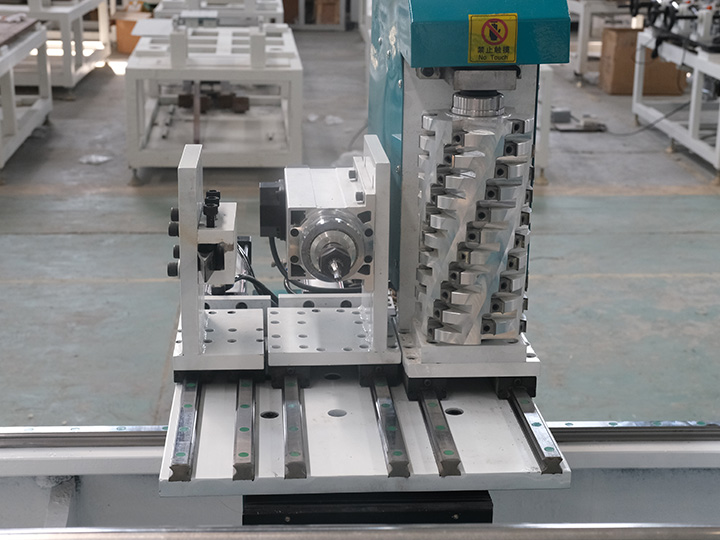 自動送料多功能數(shù)控木工車床