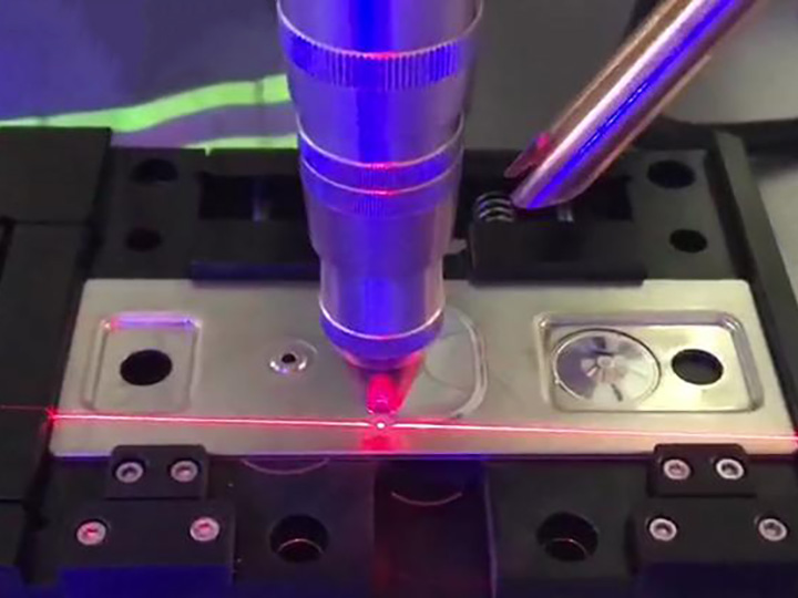 鋰離子電池制造中的高精度激光焊接系統(tǒng) 鋰離子電池制造中的高精度激光焊接系統(tǒng)