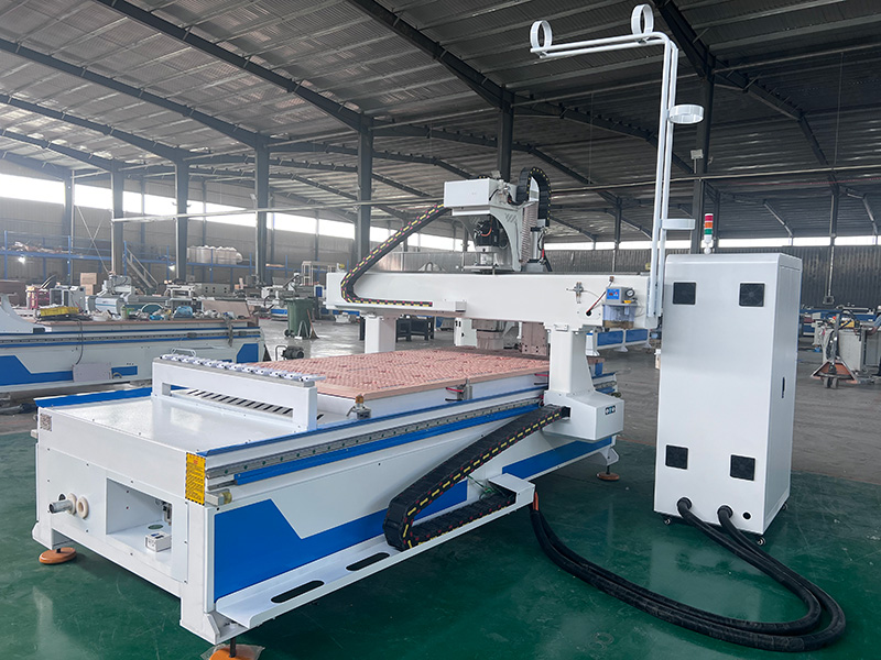 數控銑床工作臺1325,帶線性自動換刀裝置 數控銑床工作臺1325,帶線性自動換刀裝置