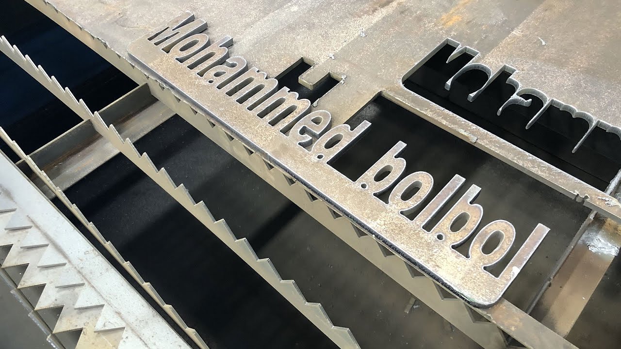 工業(yè)數(shù)控等離子切割工作臺(tái),配備海寶等離子切割機(jī) 工業(yè)數(shù)控等離子切割工作臺(tái),配備海寶等離子切割機(jī)