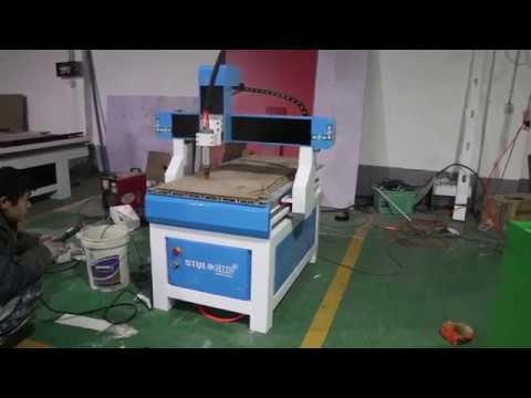 羅馬尼亞學(xué)校的小型數(shù)控雕刻機(jī) 6090 羅馬尼亞學(xué)校的小型數(shù)控雕刻機(jī) 6090