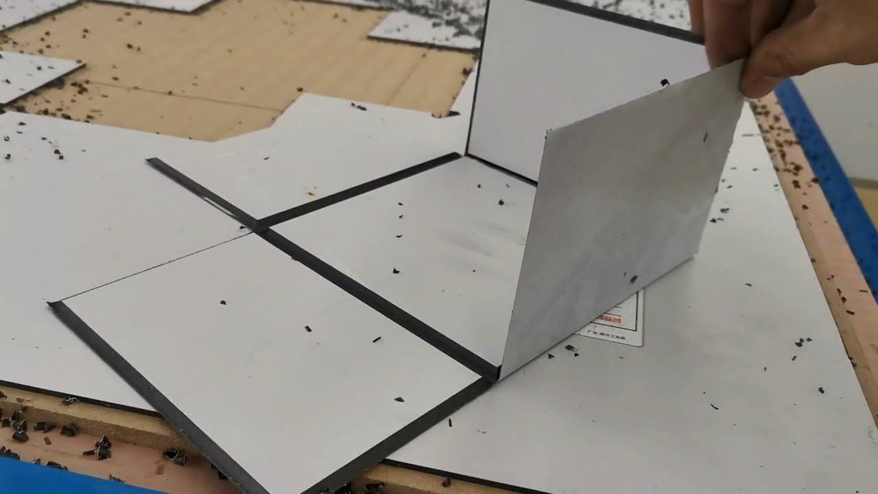 自動換刀數控雕刻機切割鋁塑復合板